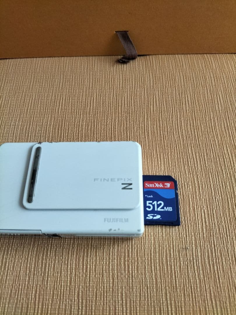 FinePix Z300 動作確認済 バッテリー付き、タッチパネル液晶