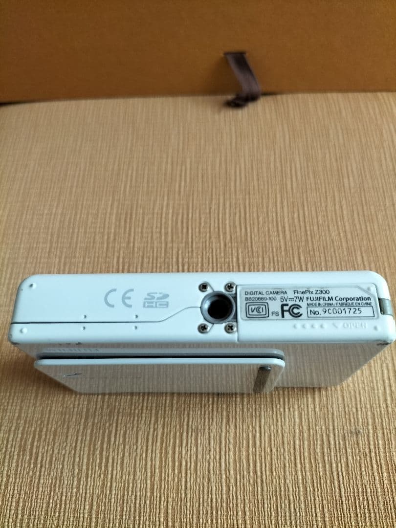 FinePix Z300 動作確認済 バッテリー付き、タッチパネル液晶