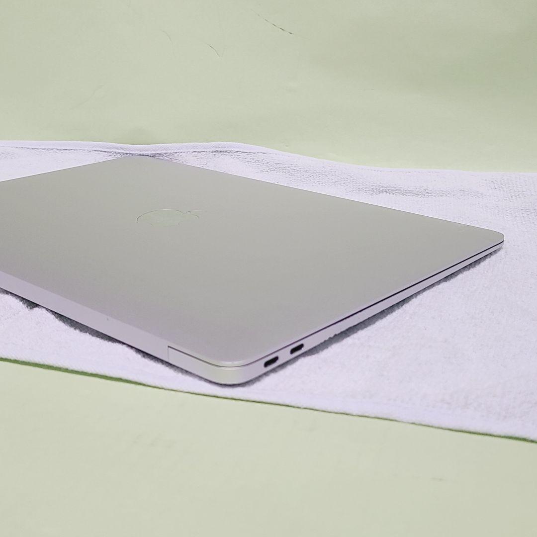 MacBook本体 MacBook Air 2020 Core i7 / 8GB / 512GB