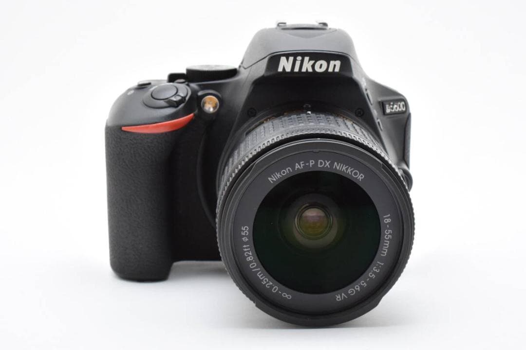 ニコン　Nikon D5600 レンズキット 《S数 12101回》
