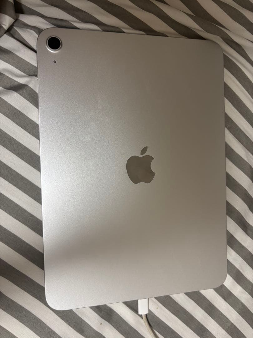 Apple iPadA16 128GB 最新モデル　シルバー　充電ケーブル付き