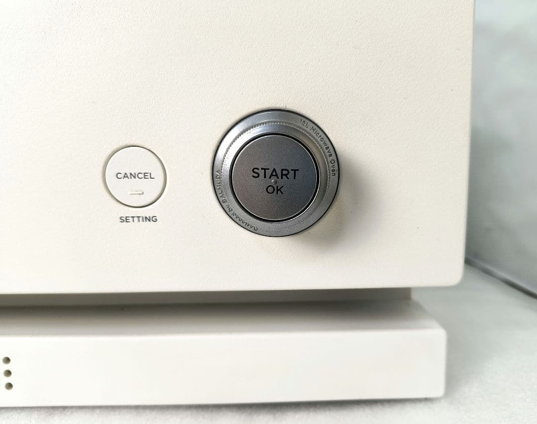 065 バルミューダデザイン　オーブンレンジ　ホワイト