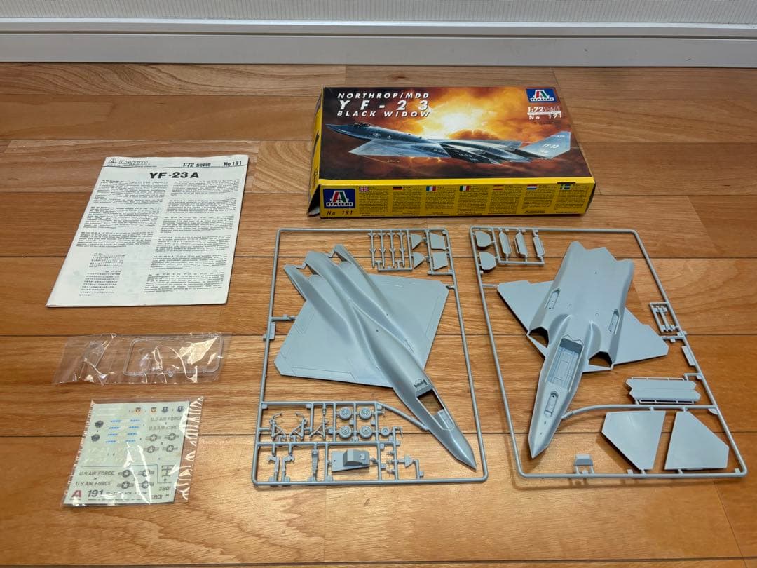 イタレリ 1/72 アメリカ空軍 YF-23 ステルス戦闘機 プラモデル 未組立