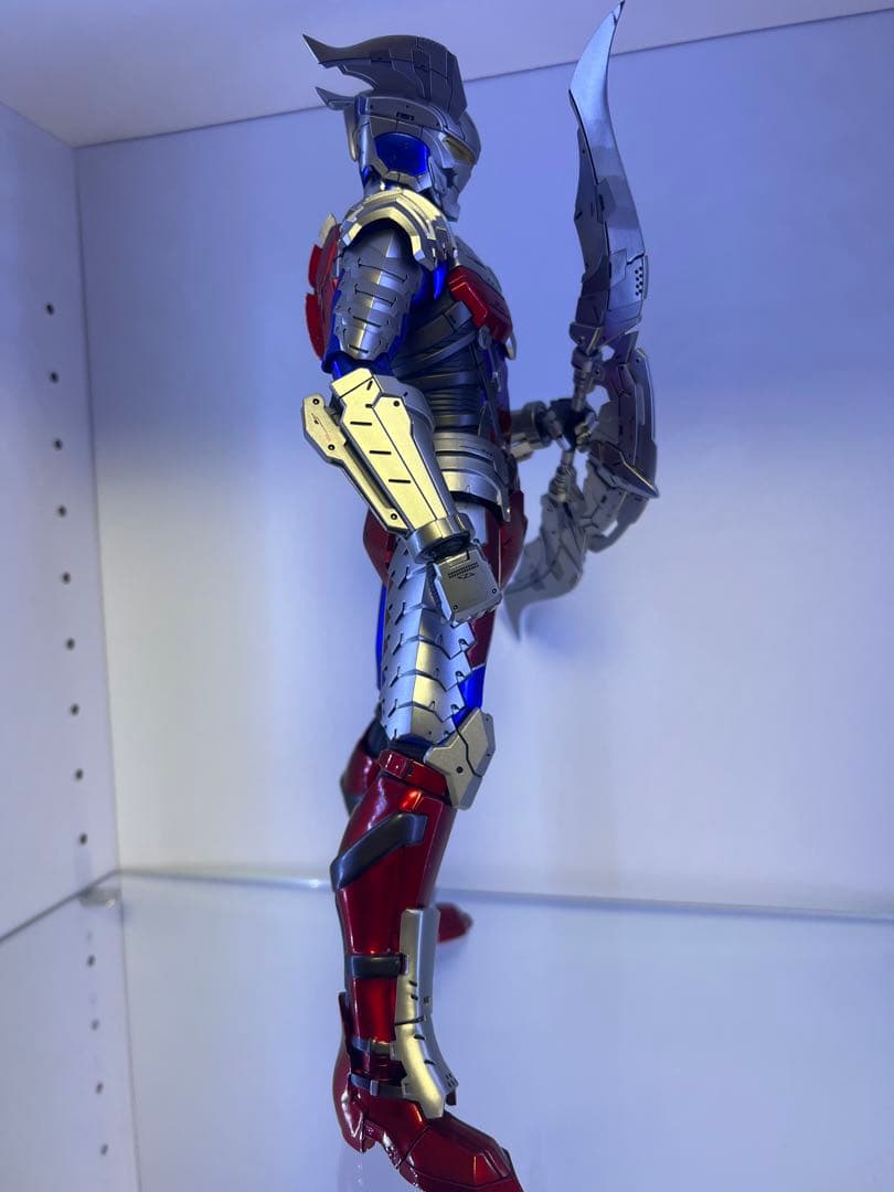 threezero ウルトラマン　ゼロ　ULTRAMAN SUIT フィギュア