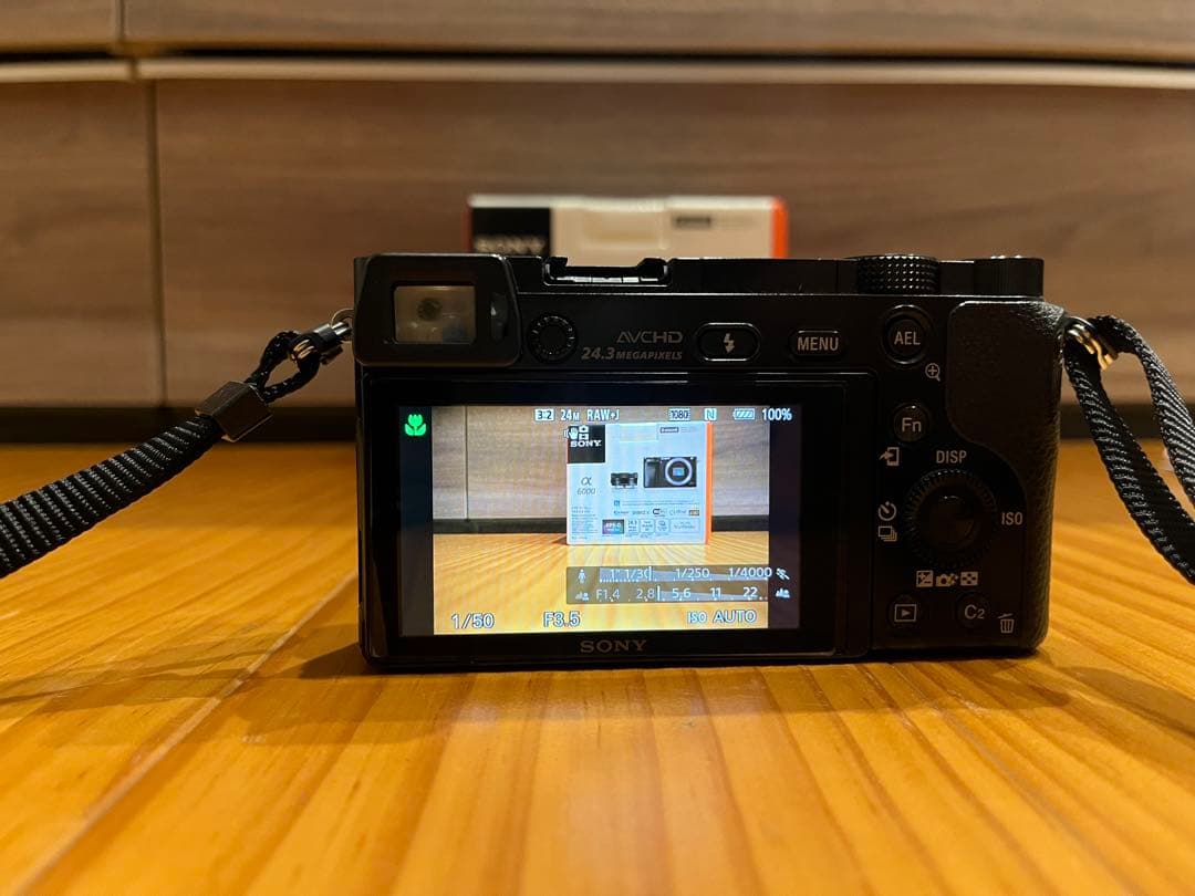【美品】SONY ミラーレス一眼 α6000 ブラック