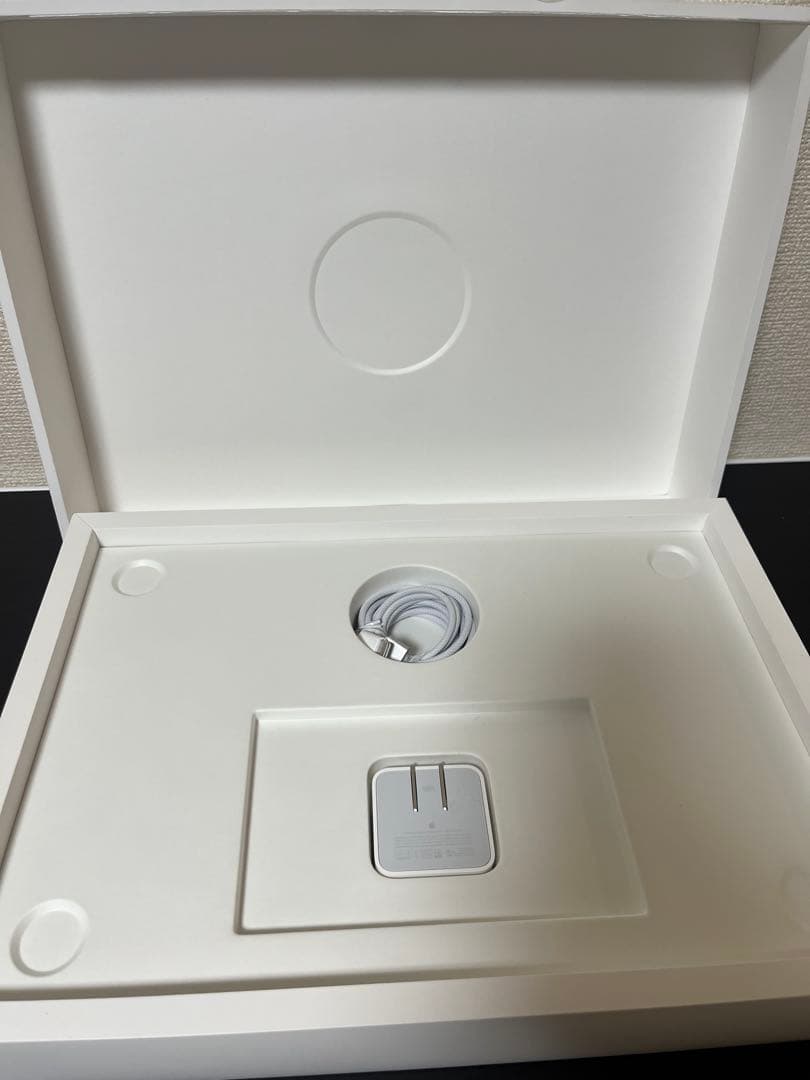 【美品】Apple MacBook Air 15インチ M4チップ　16GB