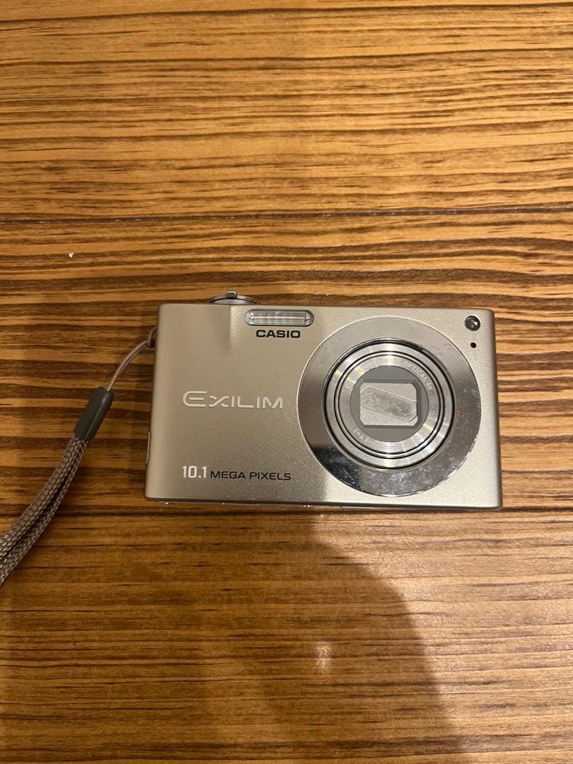 CASIO EXILIM 10.1メガピクセル デジタルカメラ