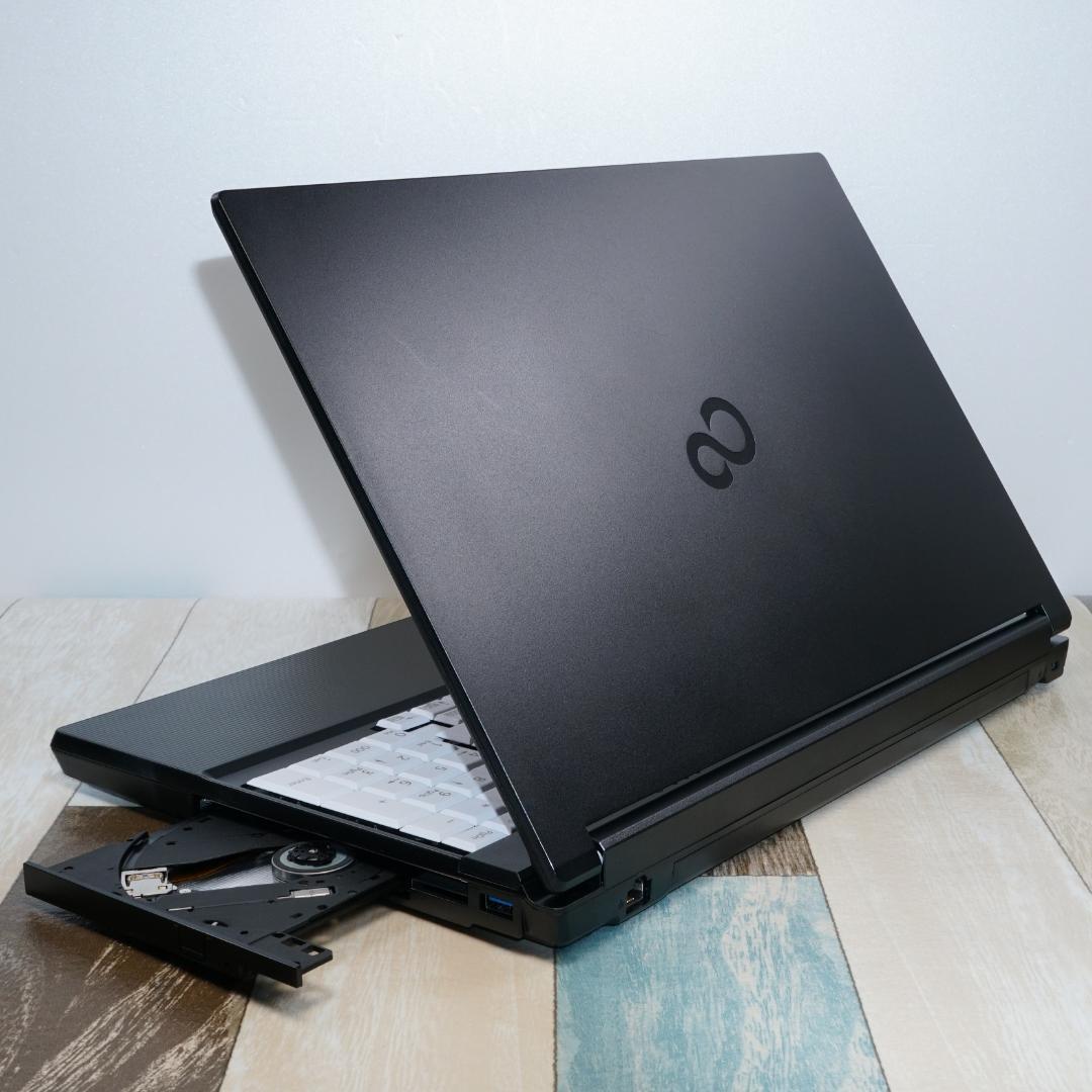 超高速大容量新品ＳＳＤ１ＴＢ搭載✨極美品の２０２３年製✨１２世代ｉ５✨ＦＨＤ液晶