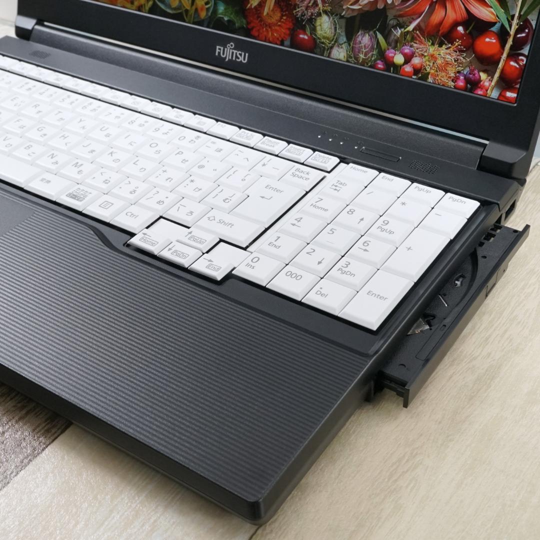 超高速大容量新品ＳＳＤ１ＴＢ搭載✨極美品の２０２３年製✨１２世代ｉ５✨ＦＨＤ液晶