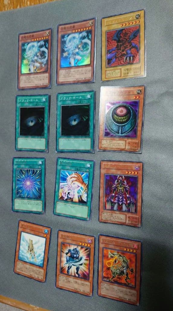 【遊戯王カード】初期200枚以上含む　1000枚以上まとめ売り
