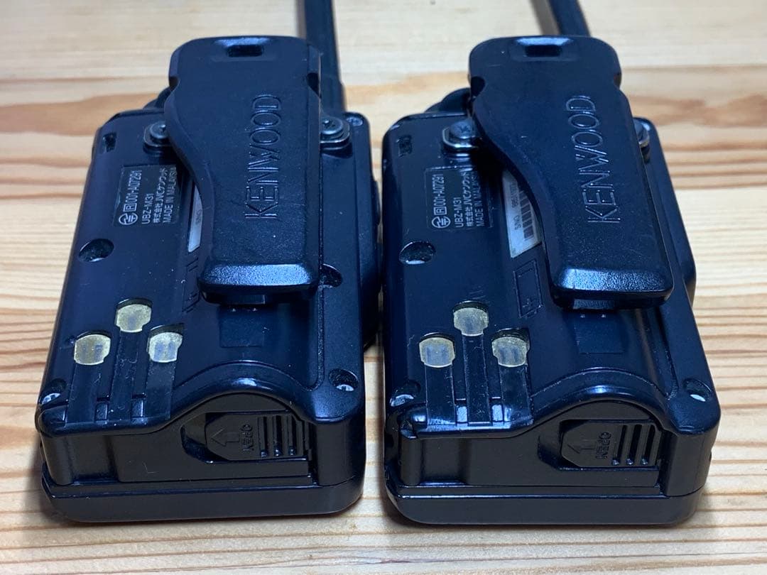 UBZ-M31 KENWOODトランシーバー　4台セット タイピンマイク付き