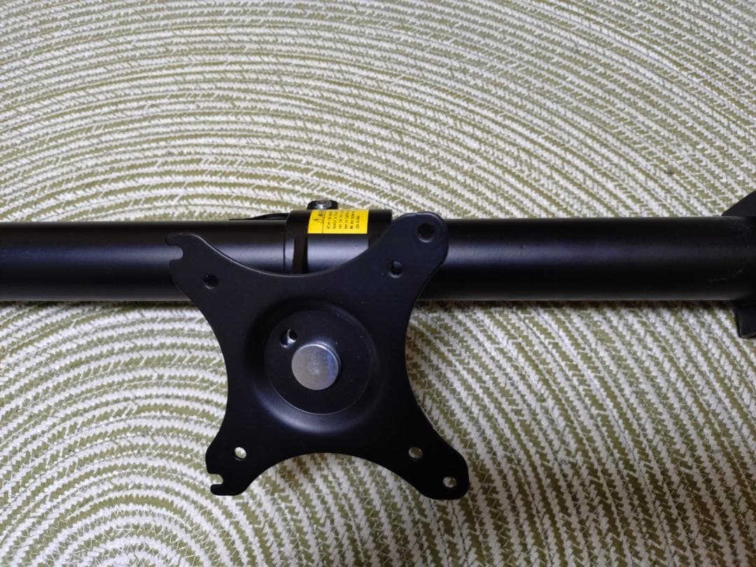 PCモニターKH240V(IODATA) x ２台 + 上下配置モニターアーム