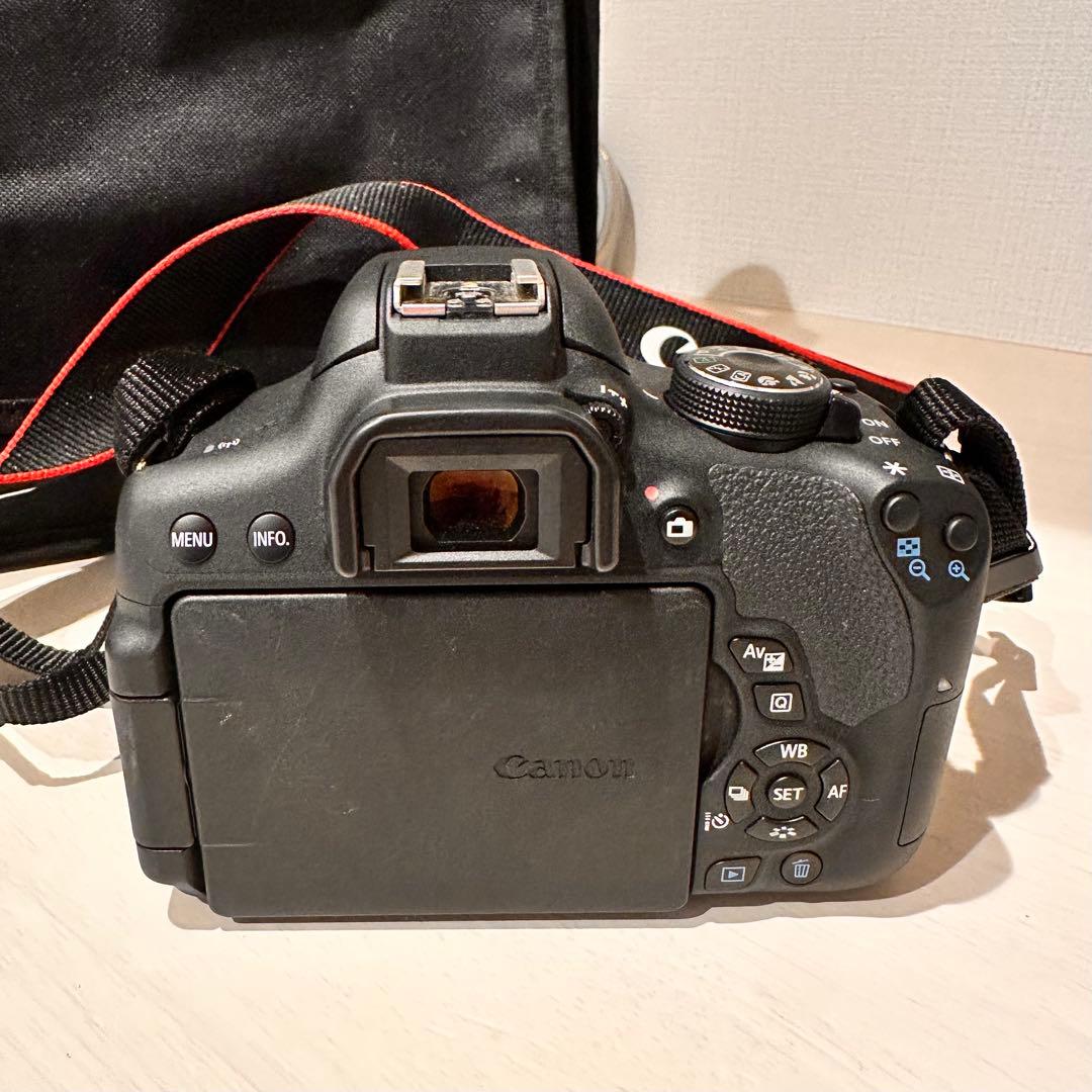 Canon EOS Kiss X8i デジタル一眼レフカメラ
