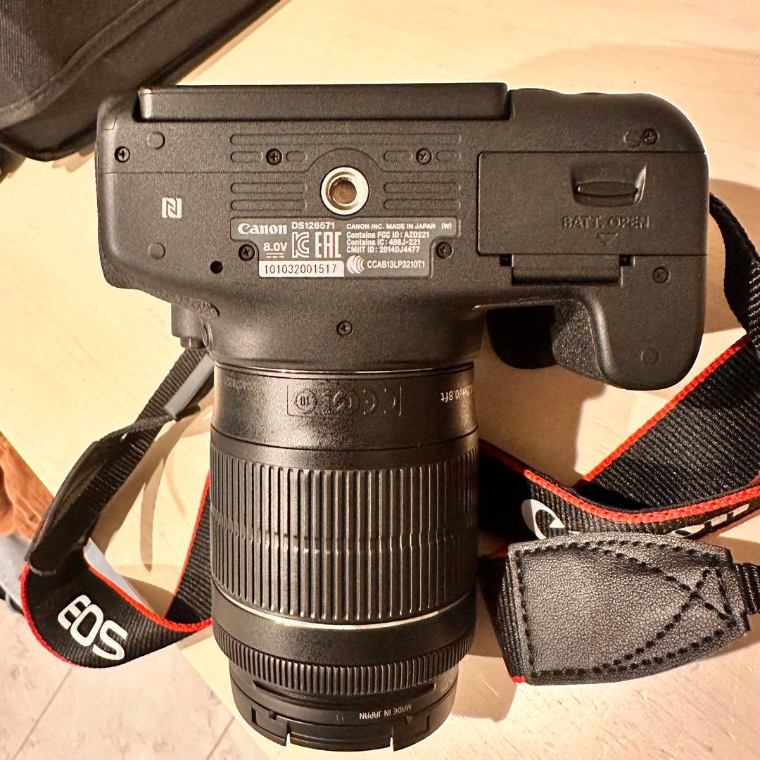 Canon EOS Kiss X8i デジタル一眼レフカメラ