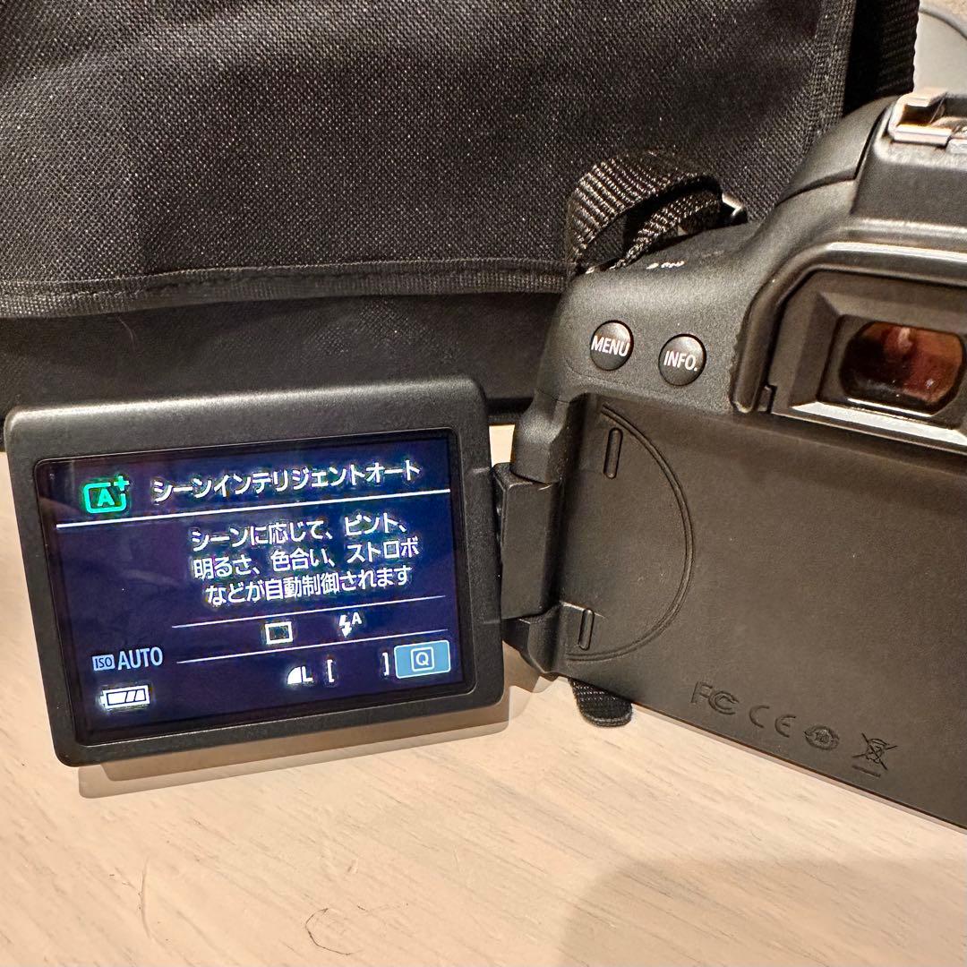Canon EOS Kiss X8i デジタル一眼レフカメラ
