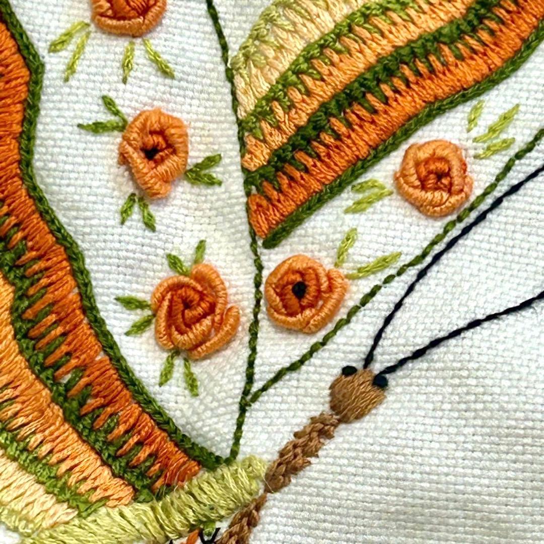 ※ハンドメイド※ 蝶の刺繍 テーブルクロス　戸塚刺繍　タティングレース