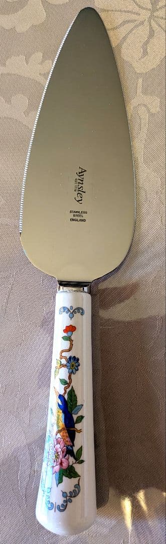 エインズレイ ペンブロック サーバー付ケーキプレート＋プレート1枚のセット