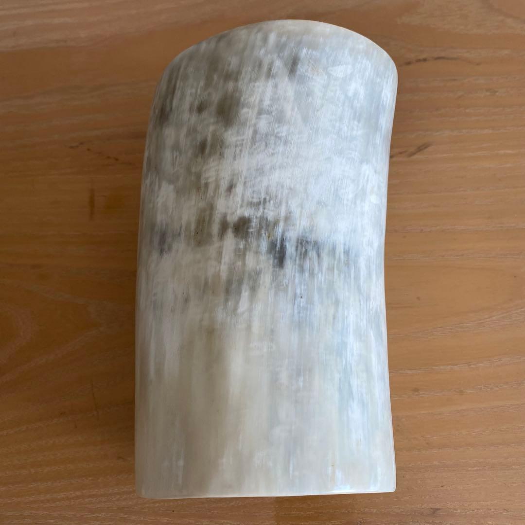 ジヤ・ケニアカウホーンベース牛角花器　水牛の角フラワーベースファーマーズテーブル