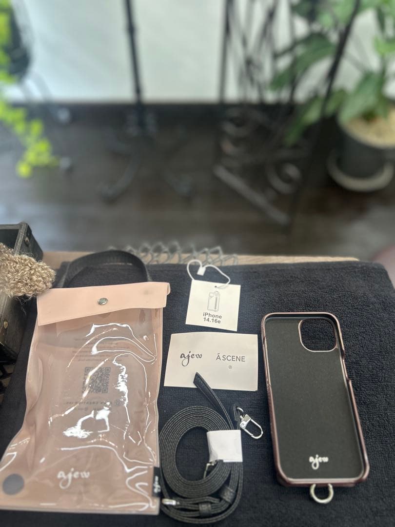 ★★ajew iPhone 14.16e ケース ブラウン ストラップ付き★★