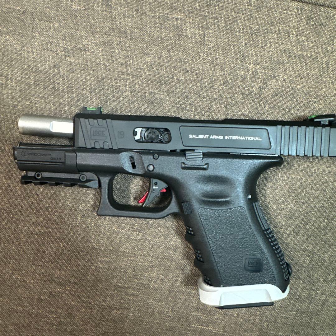 東京マルイ　Glock19・SAIスライド・リアル刻印フレーム他カスタム