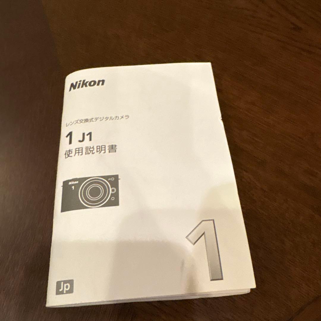 Nikon 1 J1 ホワイト コンパクトデジタルカメラ　ケース付き