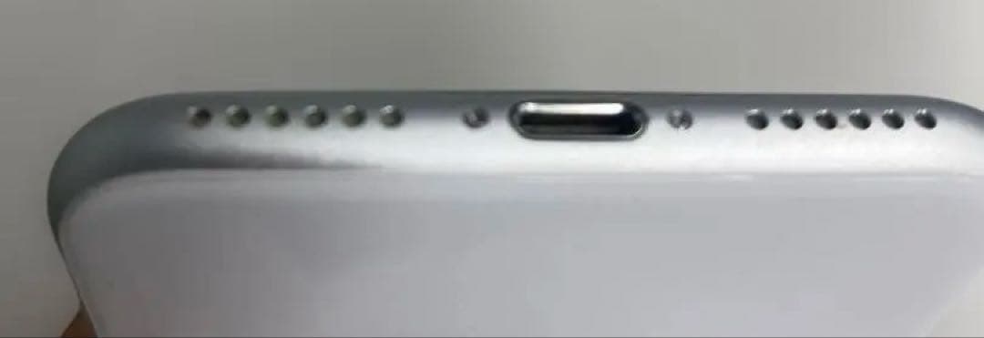 【美品】iPhone SE 第２世代 64GB ホワイト SIMフリー　82％