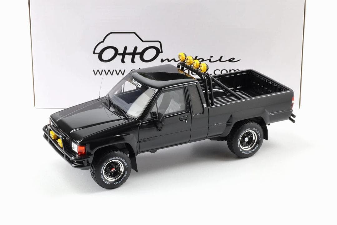 Shindy37101/18 トヨタ ハイラックス SR5 ブラック