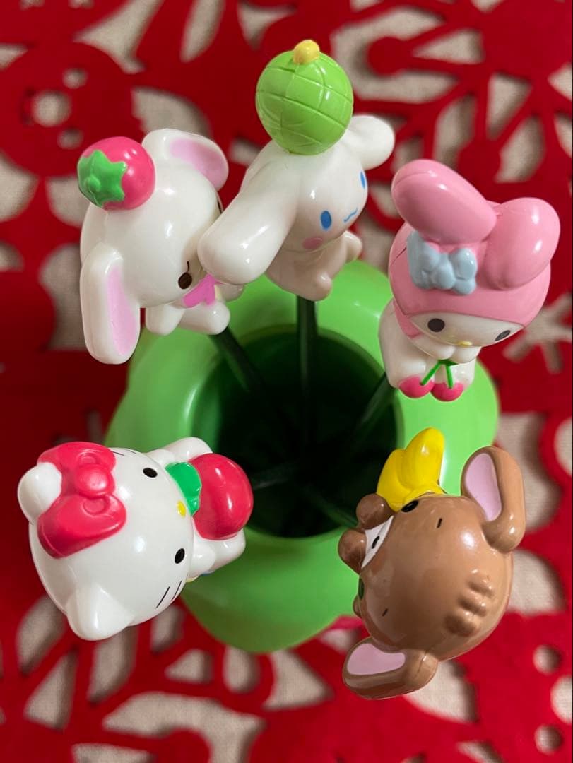 サンリオSanrioフルーツピック 5本セット ストロベリーポット付き非売品レア