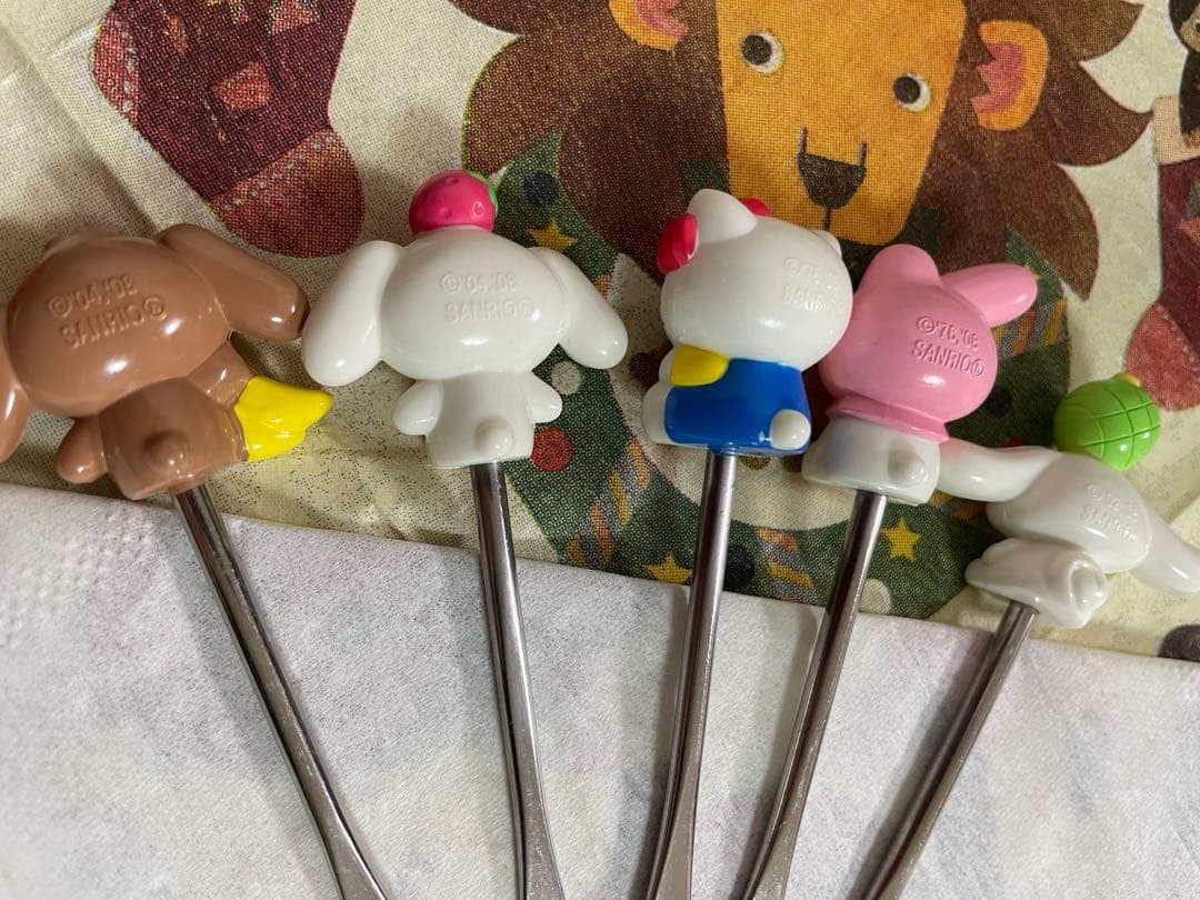 サンリオSanrioフルーツピック 5本セット ストロベリーポット付き非売品レア