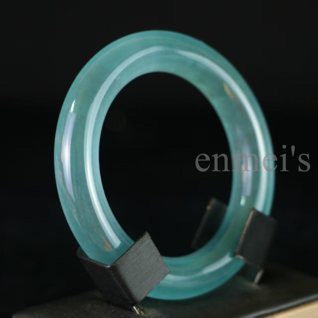 完璧な高氷種 精巧彫刻【丸型バングル】 サイズ：56×14mm