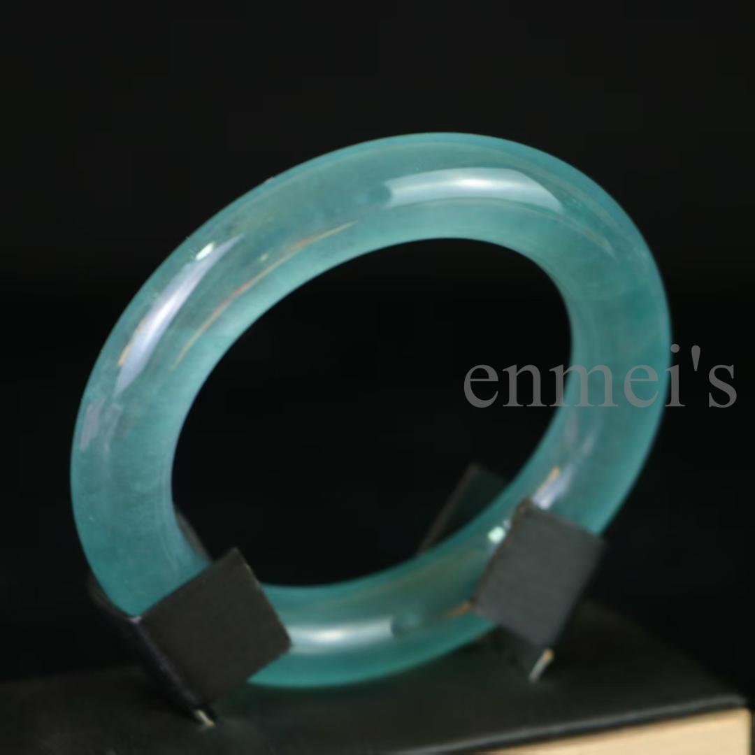 完璧な高氷種 精巧彫刻【丸型バングル】 サイズ：56×14mm