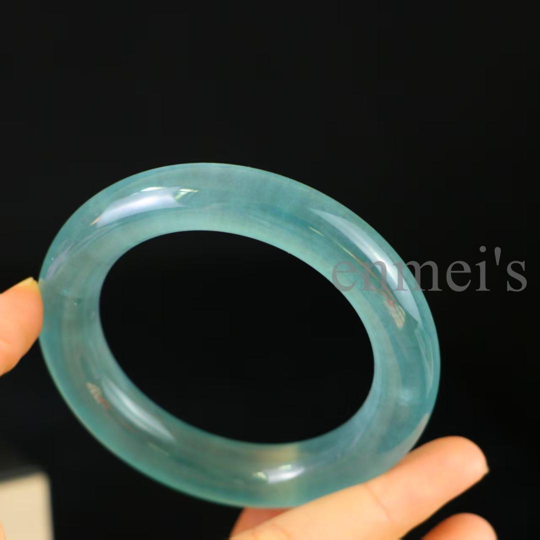 完璧な高氷種 精巧彫刻【丸型バングル】 サイズ：56×14mm