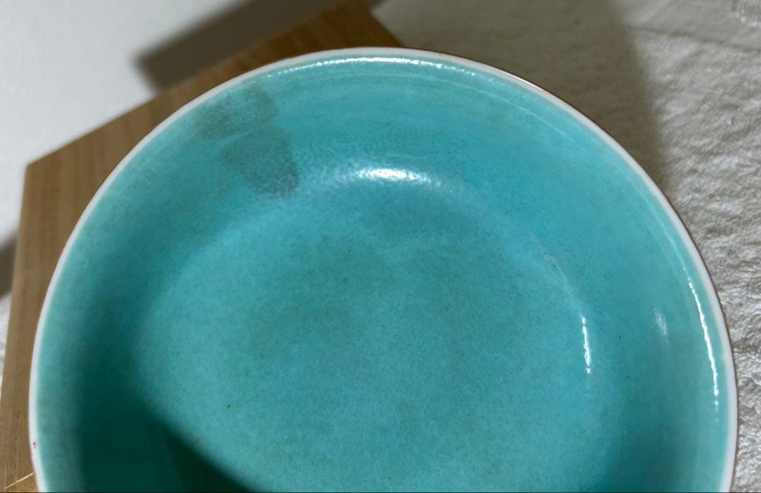 中国清時代　古美術 绿地粉彩花卉紋茶碗【大清乾龍年製】在銘