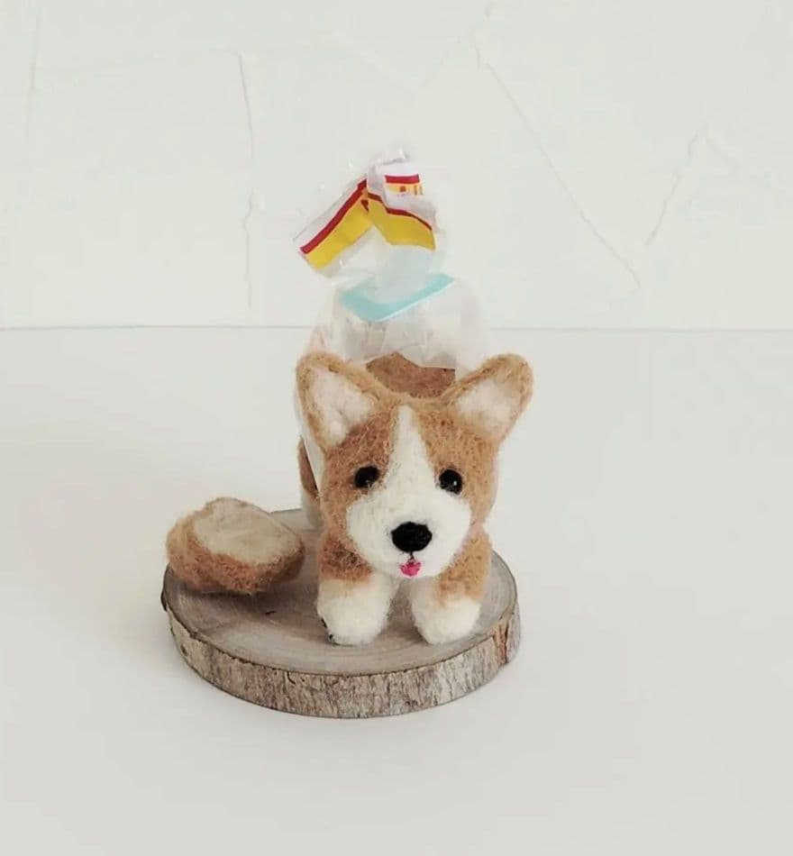 ペ*)様 食パンコーギー 羊毛フェルト ハンドメイド