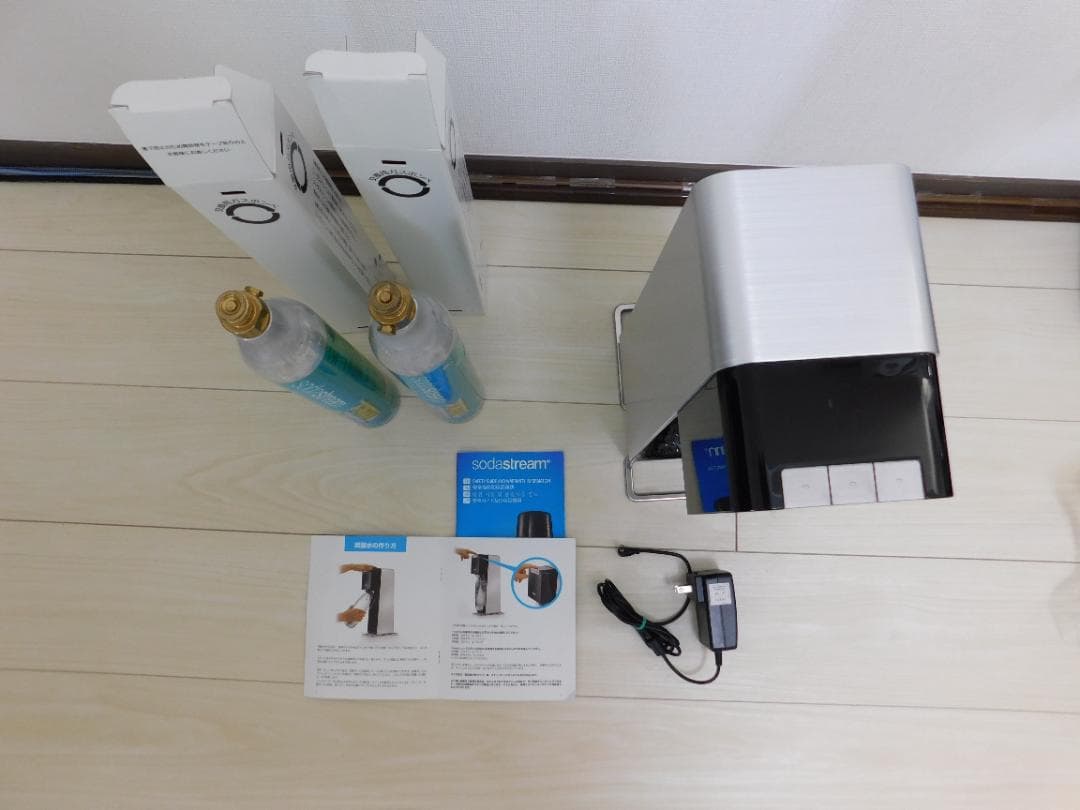 ソーダストリーム Power＋ガスシリンダー満タン２本、ボトル２本、取説付き