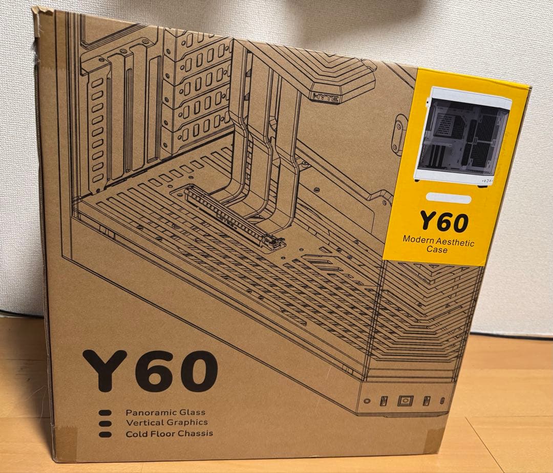 HYTE Y60  White PCケース