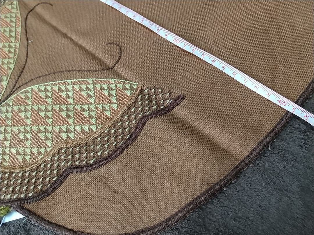 刺繍☆テーブルセンター 敷物(90cm·蝶)