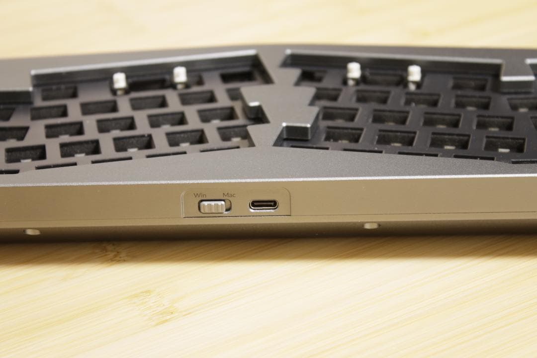 【Keychron】Q8 QMK/VIA ベアボーン シルバー