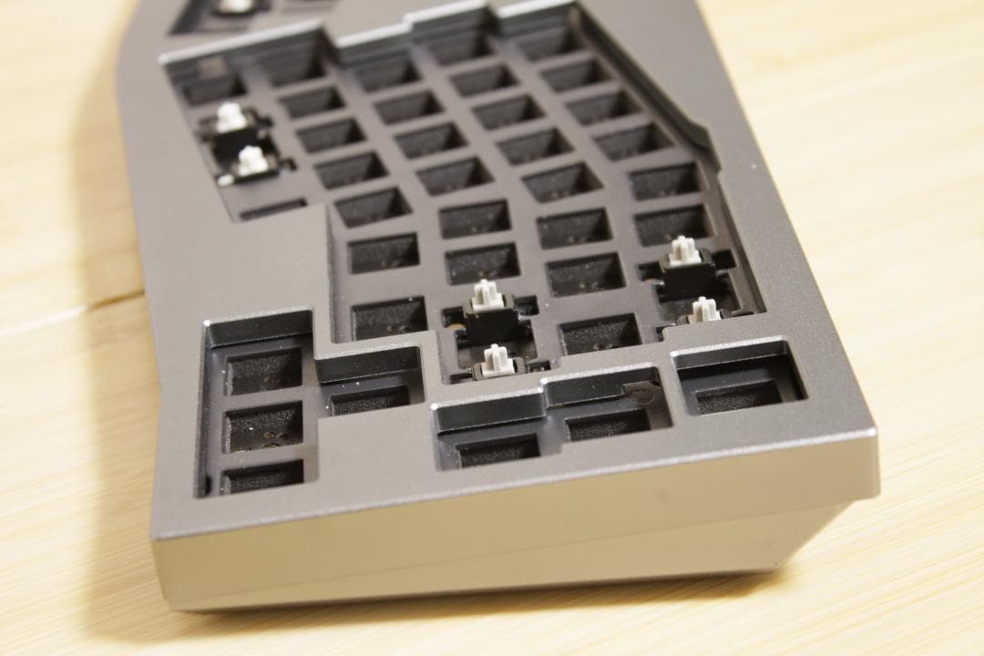 【Keychron】Q8 QMK/VIA ベアボーン シルバー
