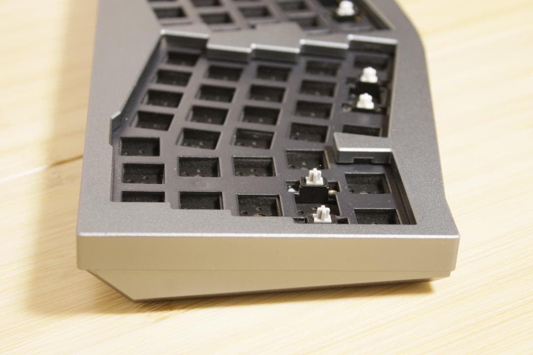 【Keychron】Q8 QMK/VIA ベアボーン シルバー