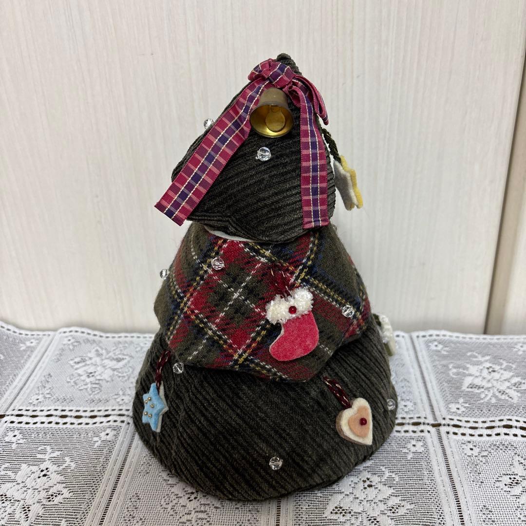 マニー　くまのぬいぐるみ、クリスマスツリー