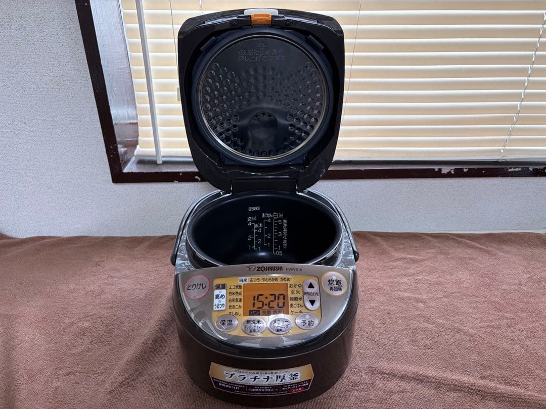 炊飯器 NW-VS10 5.5号炊き　23年製