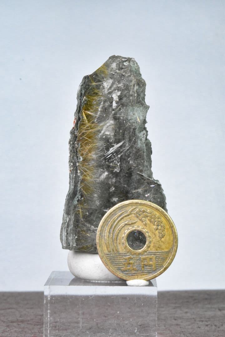 マニハール産 クローライト ルチルインクォーツ 一面磨き