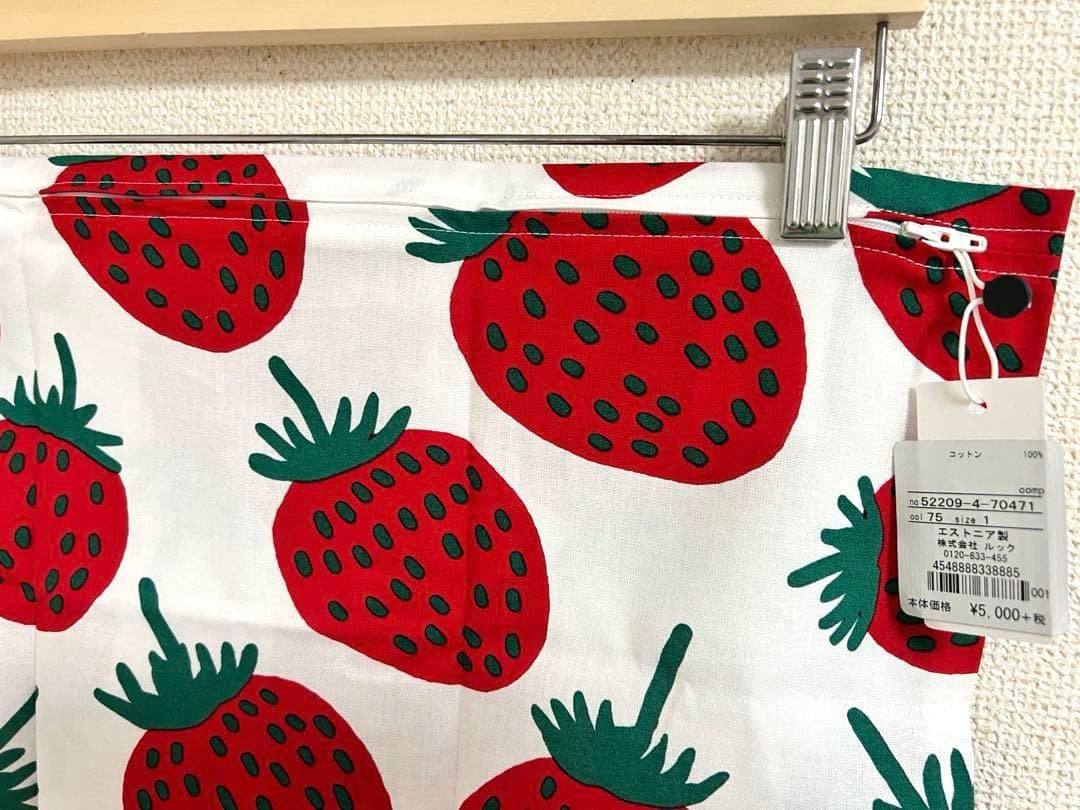 ★新品未使用星★マリメッコ　marimekko クッションカバー　マンシッカ　苺