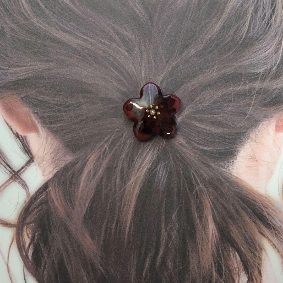ガーネットフラワーレジンヘアゴム