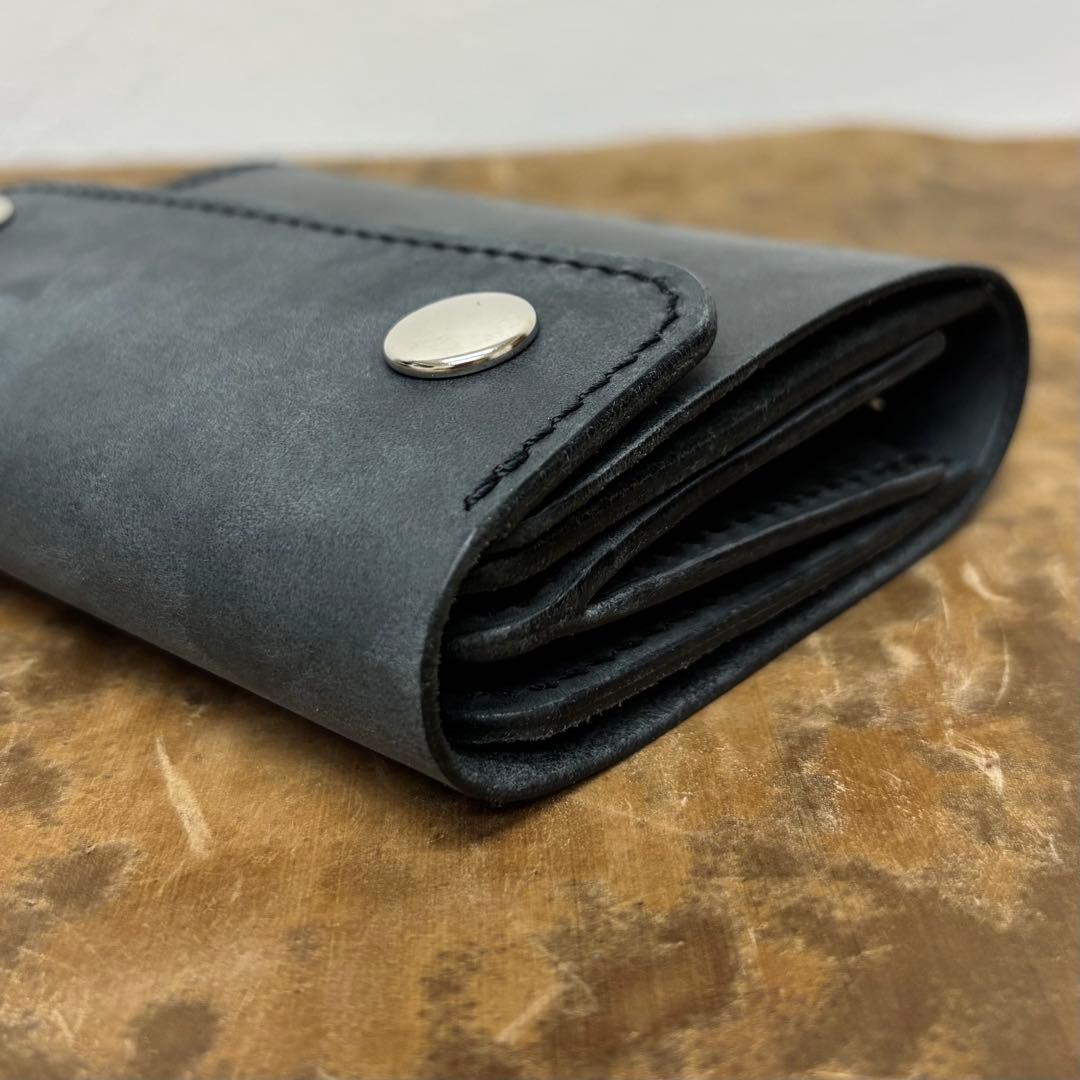 トラッカーウォレット　三つ折り　墨黒　オイルワックスヌメ　たつのレザー