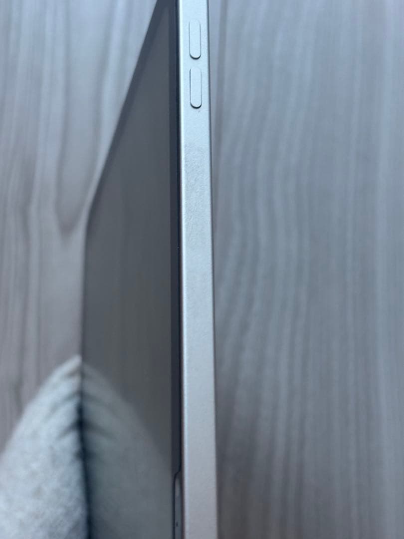 【美品】iPad 第10世代 シルバー wifiモデル 256GB