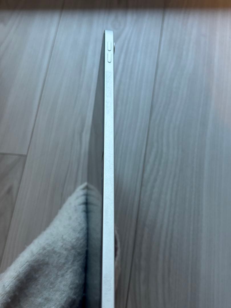 【美品】iPad 第10世代 シルバー wifiモデル 256GB