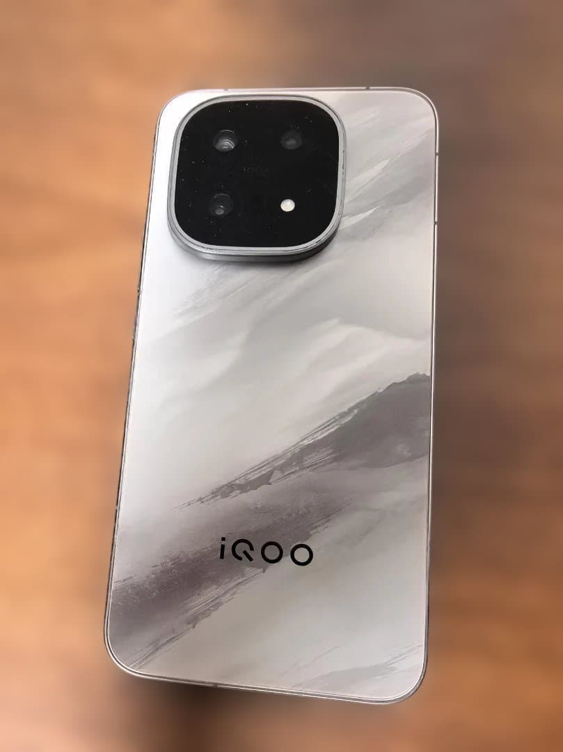 IQOO 15 16GB/256GB 中国版