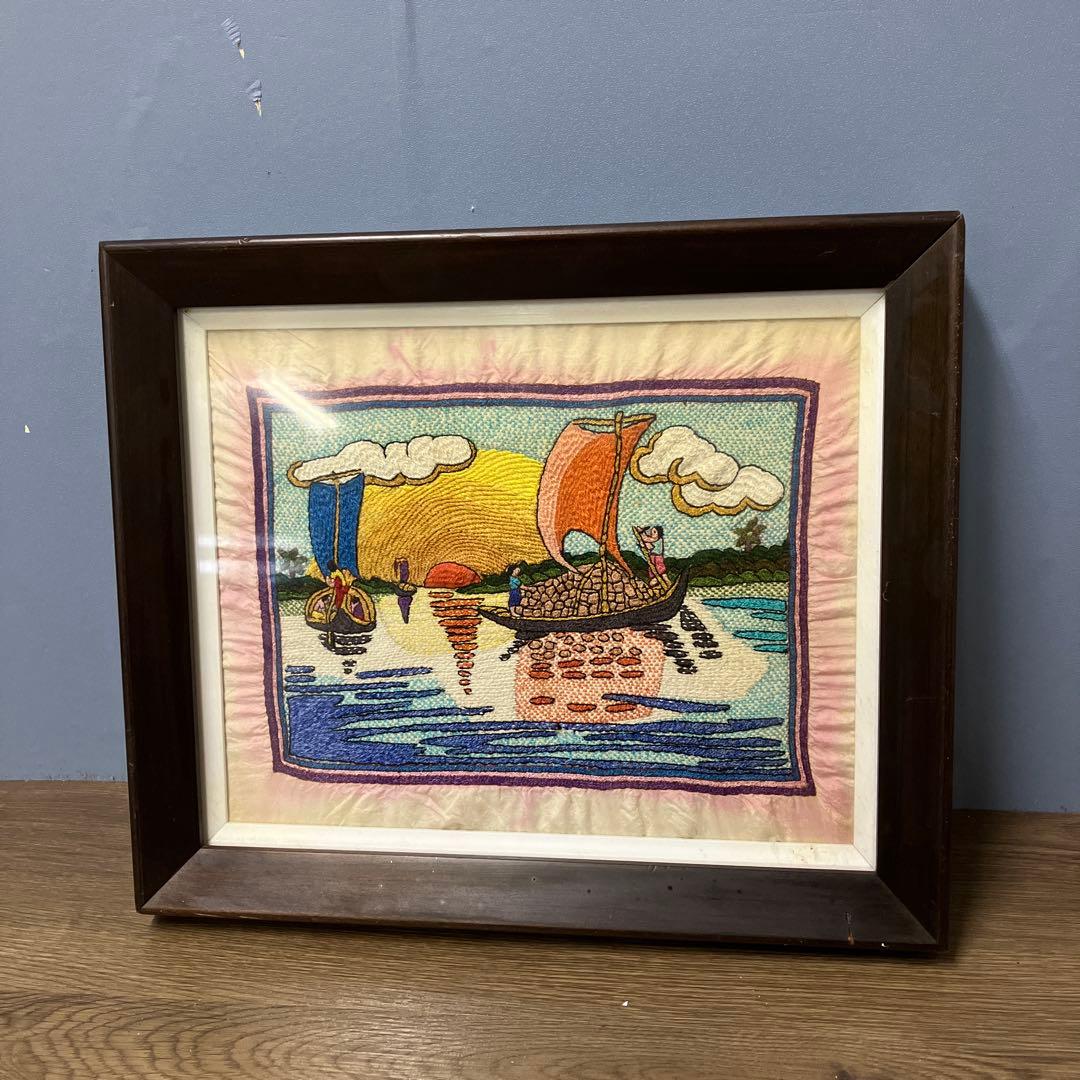 刺繍 額装 壁掛け 風景画 夕日と帆船 アジアンアート 伝統工芸 立掛け